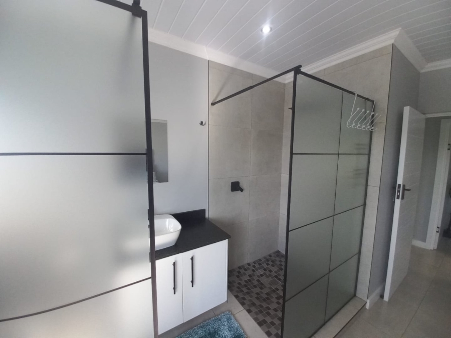 4 Bedroom Property for Sale in Hartenbos Heuwels Western Cape